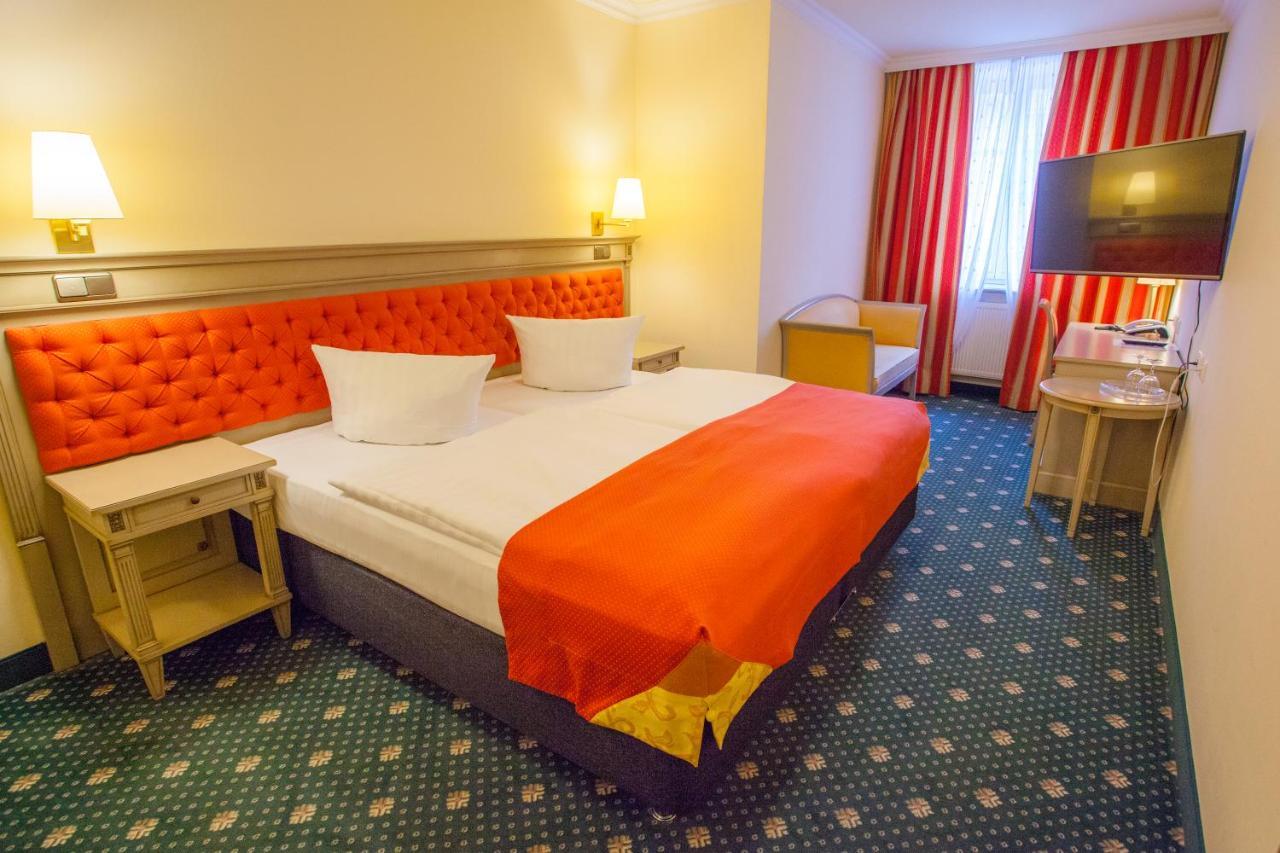 Stadthotel Herzog Ludwig Ландсхут Экстерьер фото